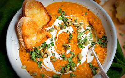 Sopa de Lentejas con yogurt y menta