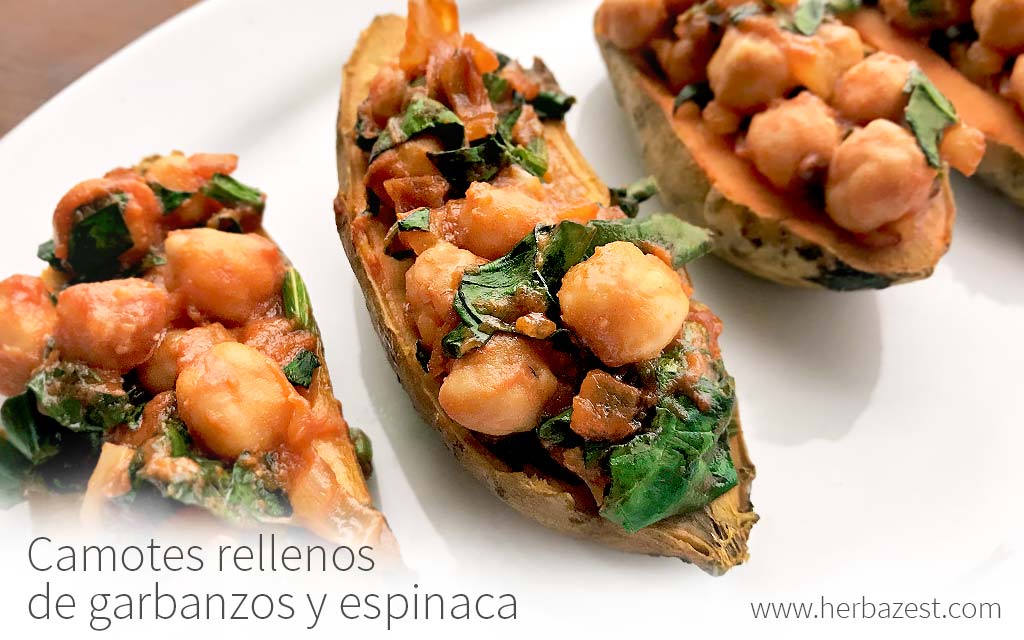 Camotes rellenos de garbanzos y espinaca