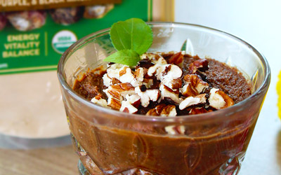 Mousse de maca y mantequilla de maní con plátano