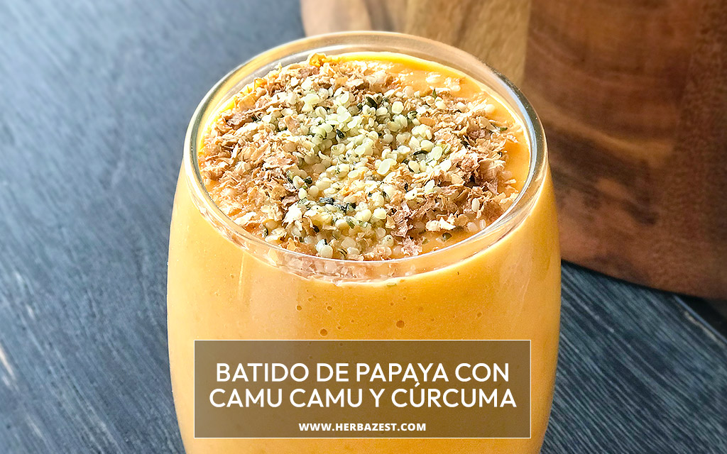 Batido de papaya con camu camu y cúrcuma