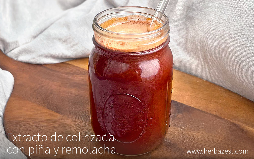 Extracto de col rizada con piña y remolacha