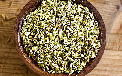 La evidencia respalda el uso del hinojo para aliviar el dolor menstrual