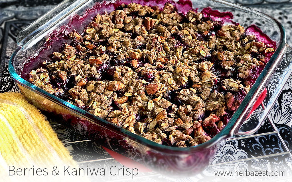 Berries & Kaniwa Crisp