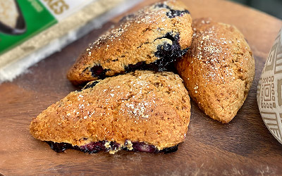 Scones de arándanos azules con hojuelas de amaranto