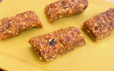 Barras de dátiles con anacardos y sacha inchi